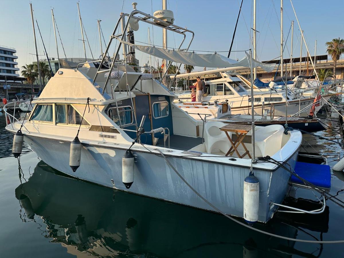!!Boat With Ac In Port Forum 2 Bikes Included!! 호텔 산트 아드리아 데 베소스 외부 사진
